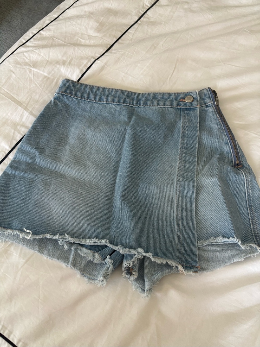 ROLLA'S light blue denim skort